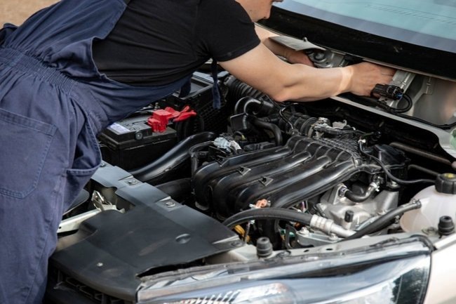    двигатель механик запчасть запчасти ремонт машины ремонт автомобиля замена техосмотр