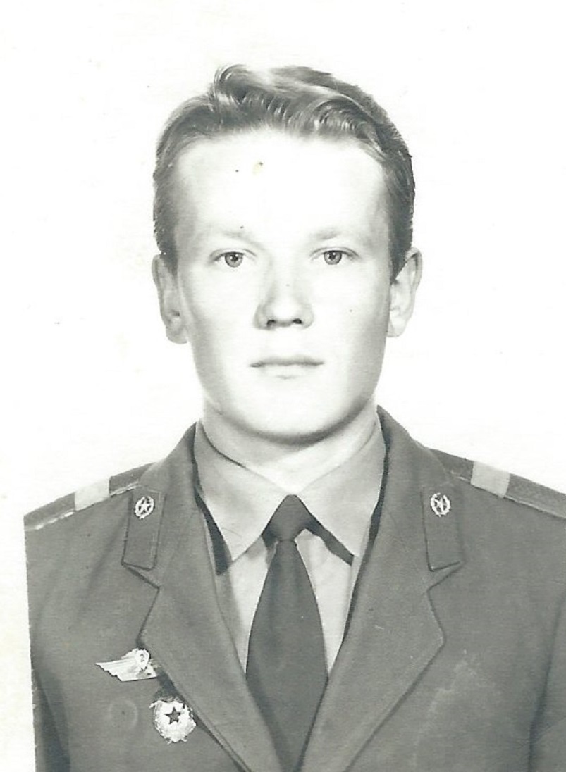 Обратите внимание на дыру возле Гвардии. Там ранее был знак "Парашютист". 