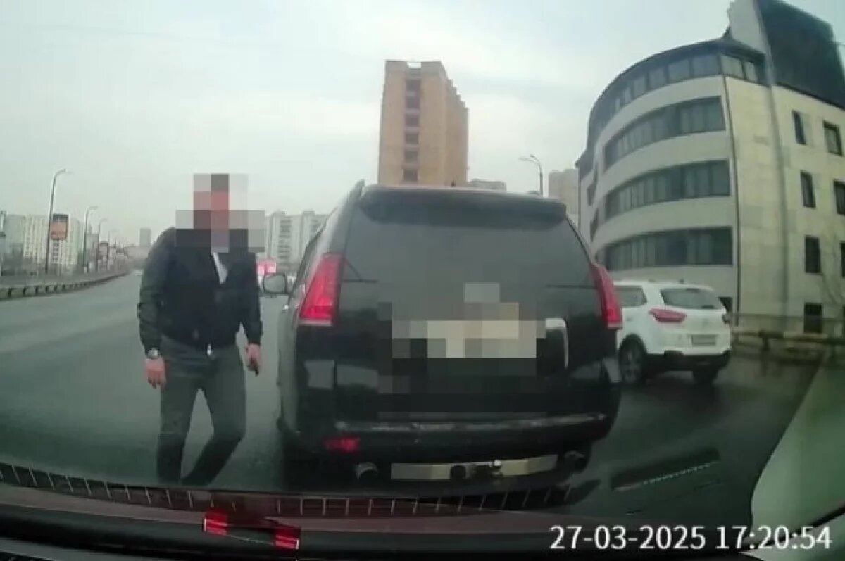    Полиция Владивостока разыскала агрессивного водителя внедорожника