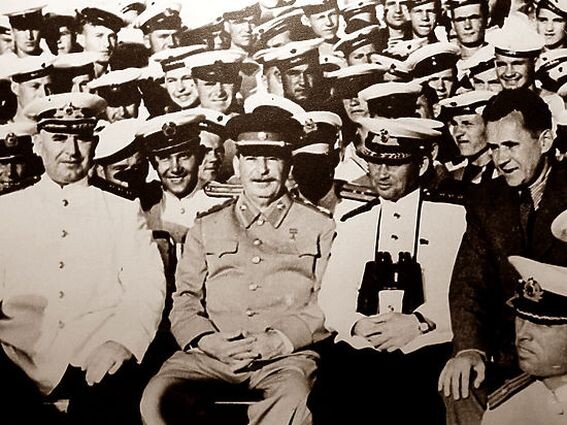 Сталин и моряки
