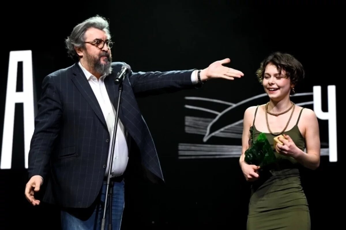    Вручена «Премия Художественного театра» в номинации «зачет»