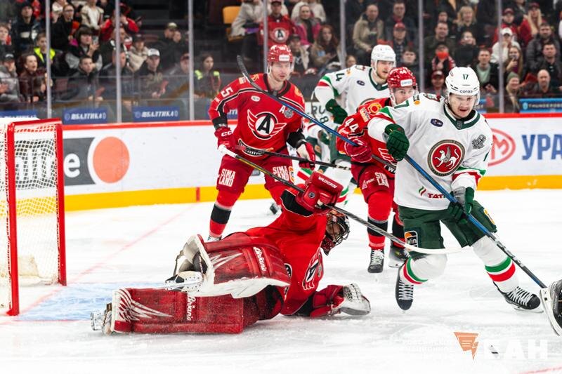    Фото Ирина Кинзабаева, ЕАН /Голкипер Евгений Аликин часто оставлял свою команду в игре