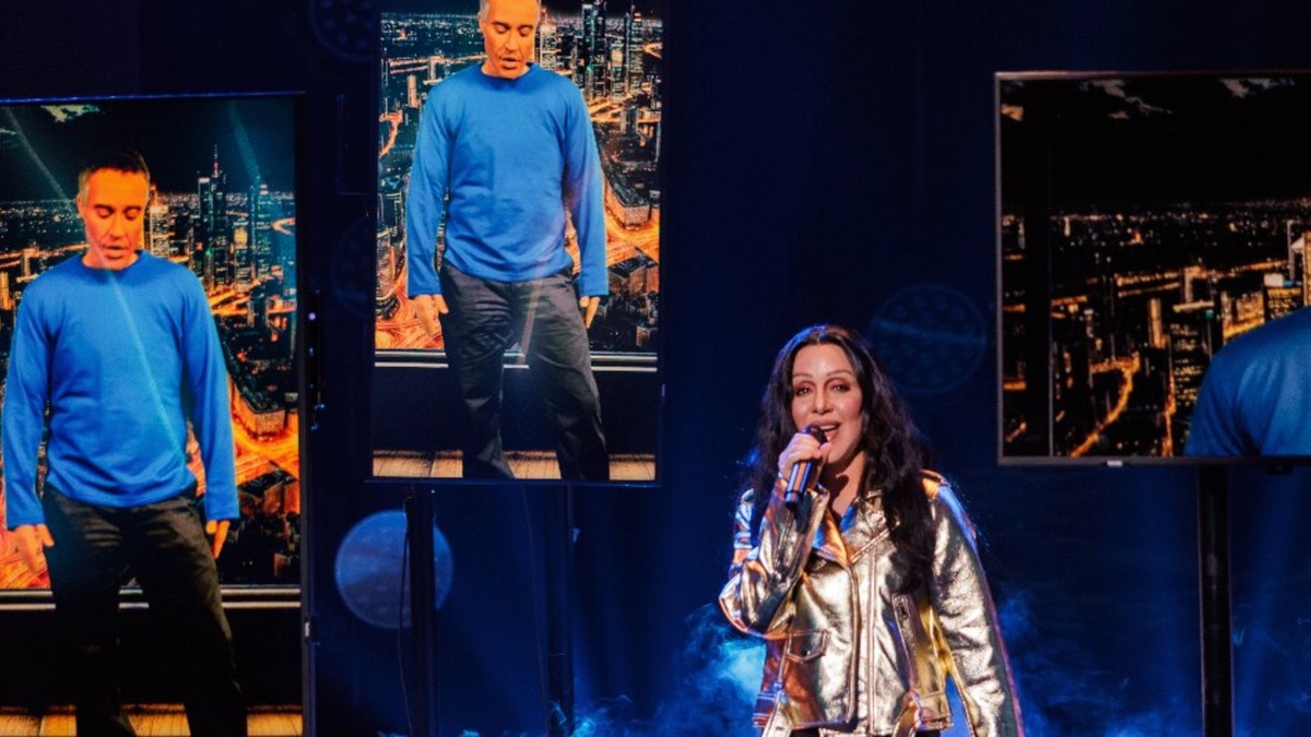 Мария Зайцева в образе Шер и Рамазотти, в финальном выпуске шоу «Один в один», 6 сезон