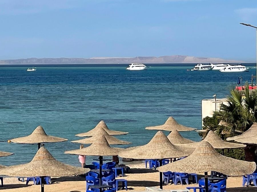    Поисково-спасательная операция на месте аварии прогулочного батискафа «Синдбад» в Красном море / Источник: © AP/TASS