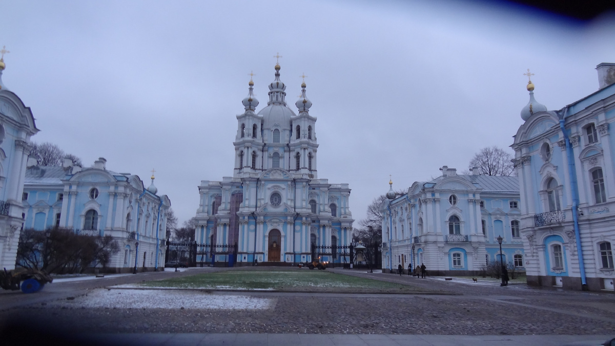 Смольный собор