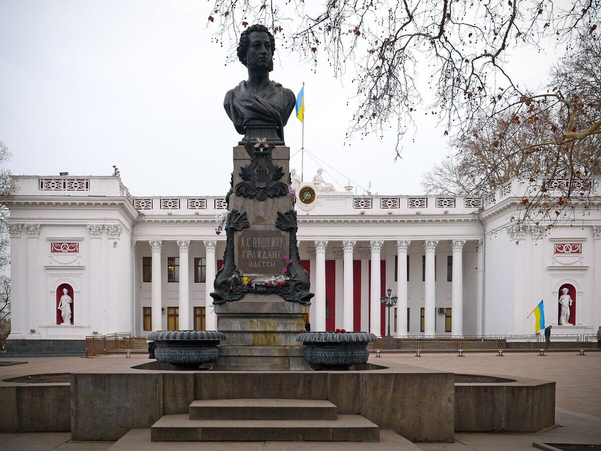    Памятник поэту А.С.Пушкину на Приморском бульваре в Одессе, УкраинаCC BY-SA 4.0 / Posterrr /