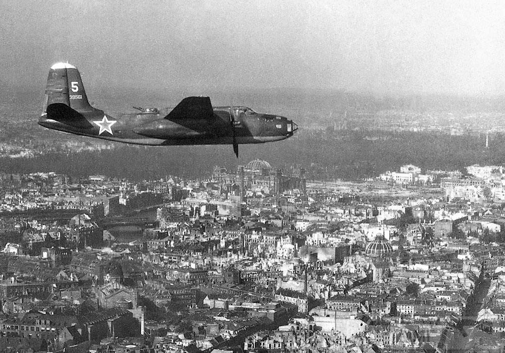 Советская авиация над Берлином