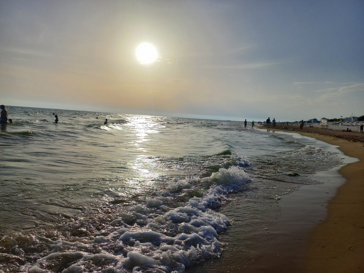 Фото из личного архива автора. Джемете (Анапа) - июнь 2024 г.