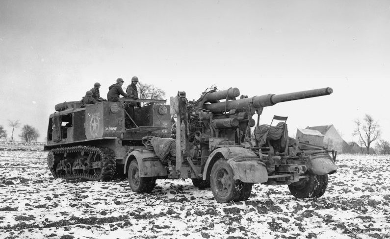 Трофейный 88-мм орудие FlaK 36/37 в пригороде Страсбура (waralbum.ru)