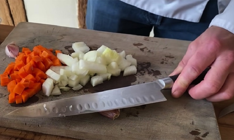 Говядина по-бургундски: все секреты классического французского рецепта