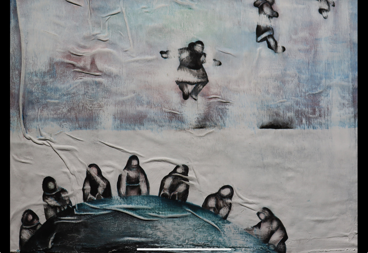 Картина Марины Акишиной, памяти талантливого художника и волонтера, которая раскрашивала городскую жизнь яркими красками первых уличных представлений, посвятила свою жизнь любимой Арктике и помощи сиротам…Она очень много сделала в этой жизни, оставила свой след в сердцах всех, с кем линии судьбы перексекались…