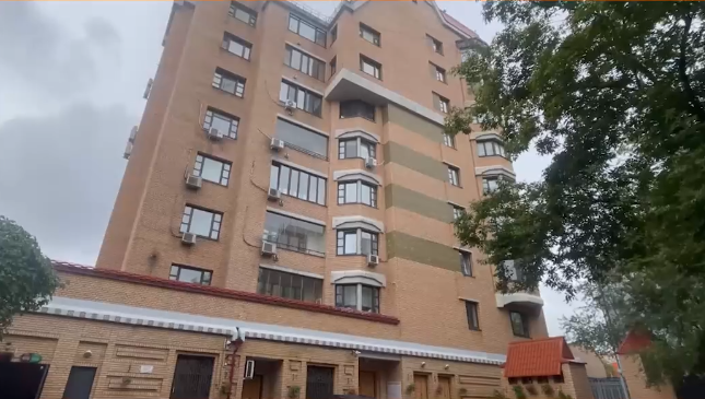 Дом, в котором находится та самая проданная квартира