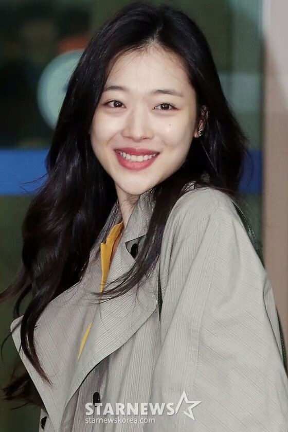    Певица Солли вылетает в Канкун (Мексика) утром 20 числа через международный аэропорт Инчхон ради съёмки фотосессии. / Фото: Им Сон Гюн, tjdrbs23@