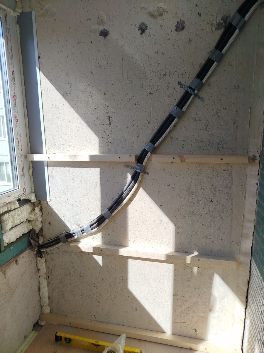 Обрешетка из бруса 50*40, между ним - утеплитель 50мм