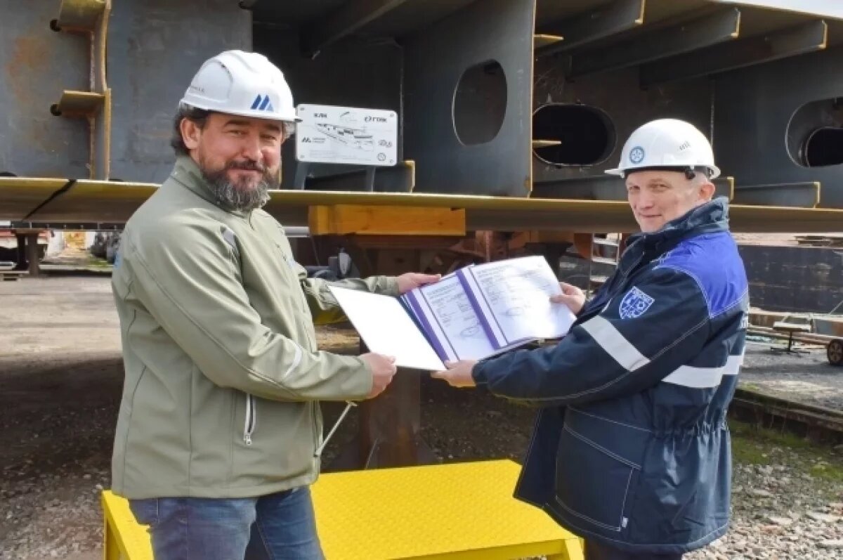    Астраханский завод заложил новые сухогрузы