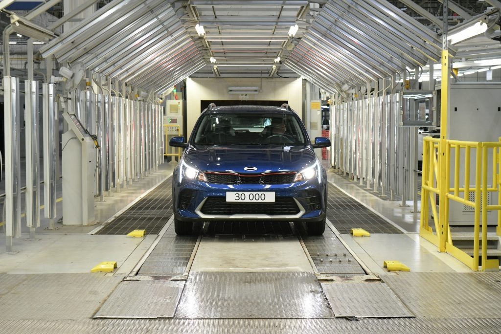 30 000-й автомобиль сошел с конвейера завода АГР в Санкт-Петербурге - это кросс-хэтч Solaris KRX.