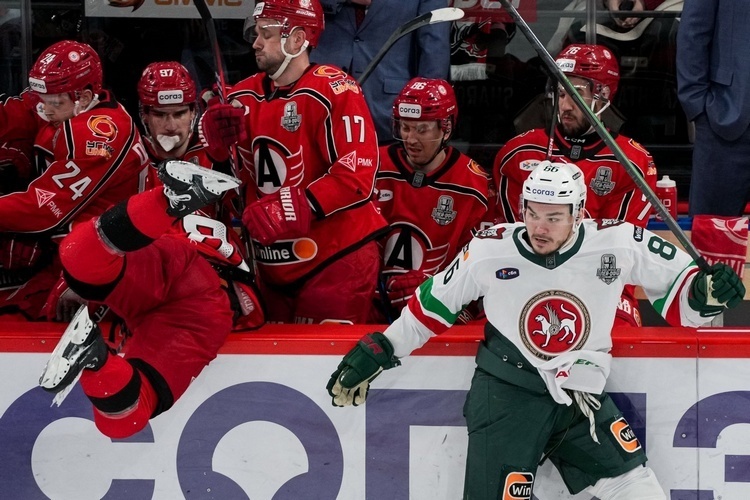    «Ак Барс» проиграл «Автомобилисту» во втором матче 1/8 финала Кубка Гагарина (3:4).   
Фото: ak-bars.ru