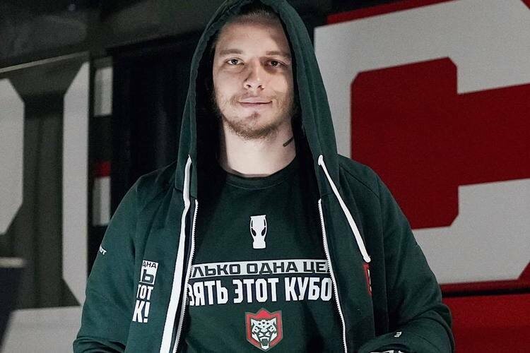    Артем Галимов в новом худи.   
Фото: ak-bars.ru