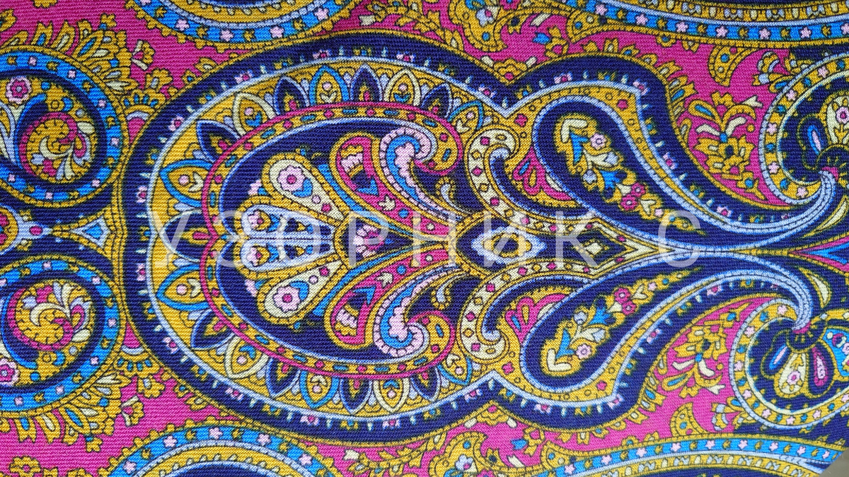 Фрагмент платка Восточный калейдоскоп, фото автора