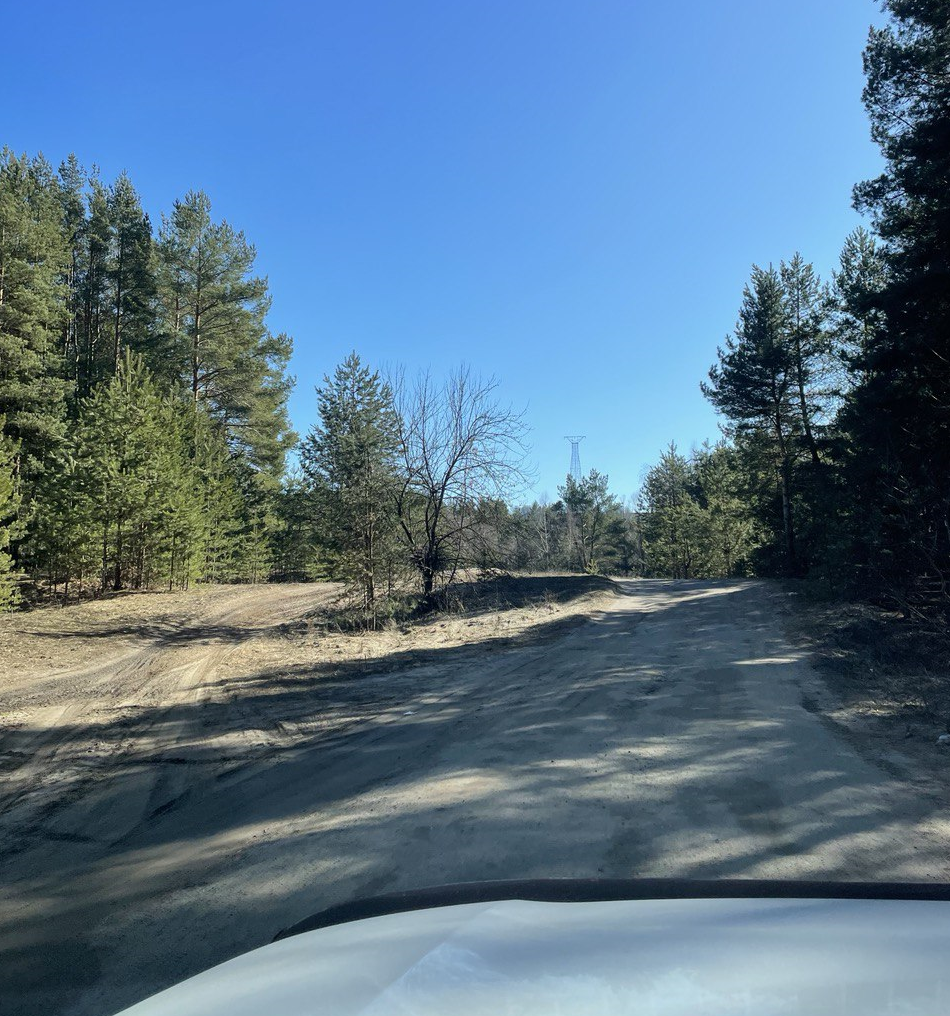 Вдали виднеется Шуховская башня. Фото автора