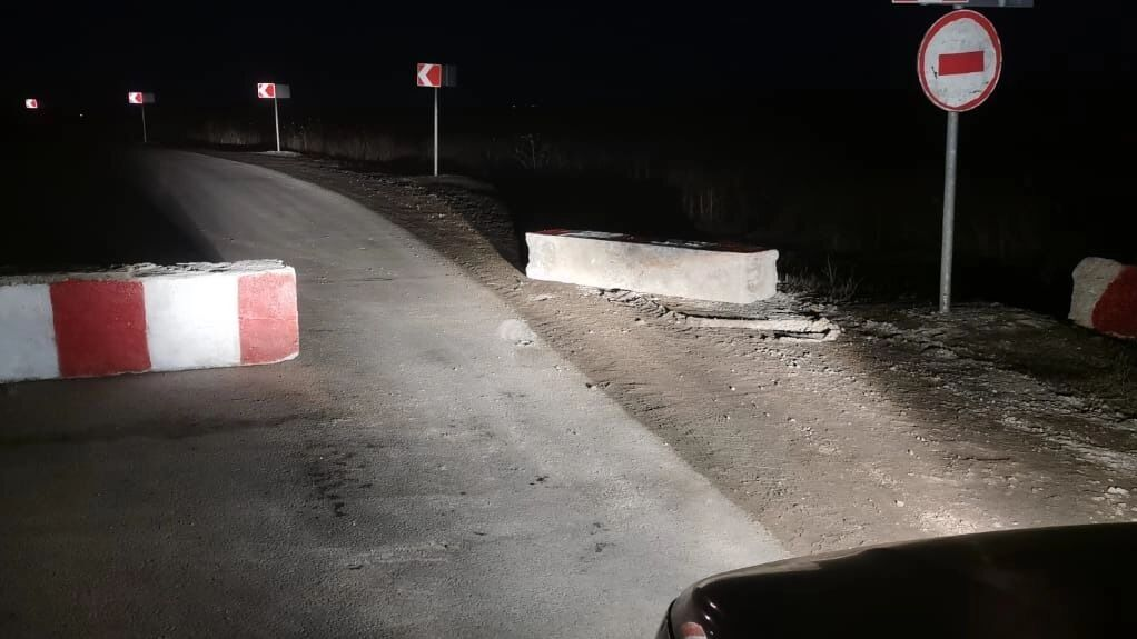 Фото: ТУАД. Блоки отодвинули при помощи техники
