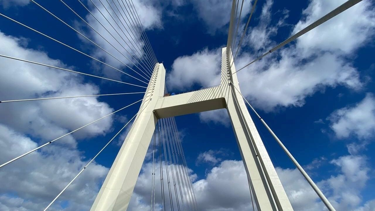 Фото: тг-канал группы ВИС. Мост должны были сдать несколько лет назад
