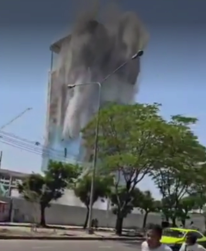 Облетевшее мир видео, скриншот падения