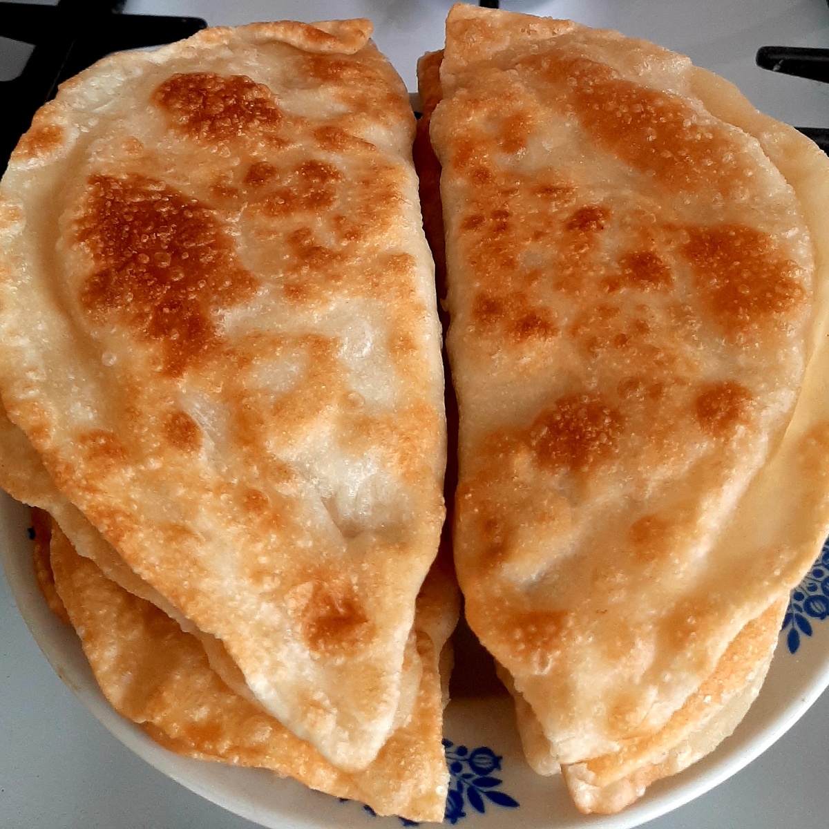 Станем вкусные пирожки кушать и добрые сказки слушать 