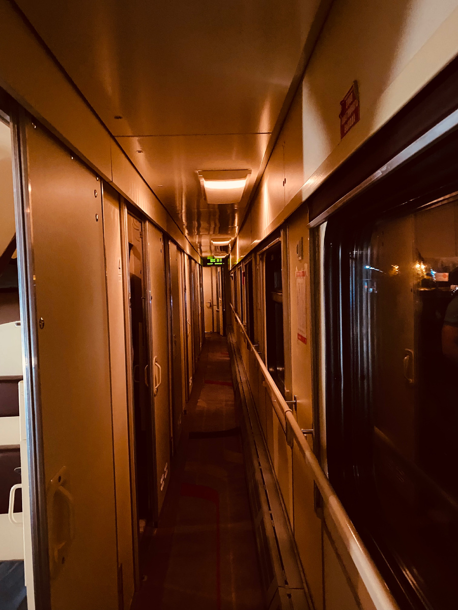 Наш вагон вечером