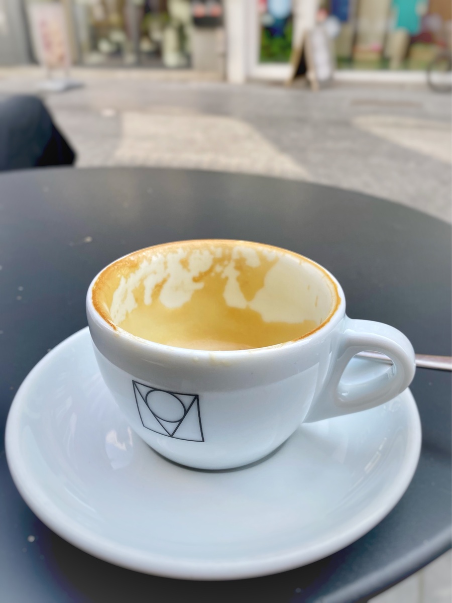 Личное фото. Я увидела ангелочка на краях чашки и так родился этот рассказ