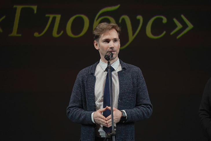    Фото театра "Глобус"