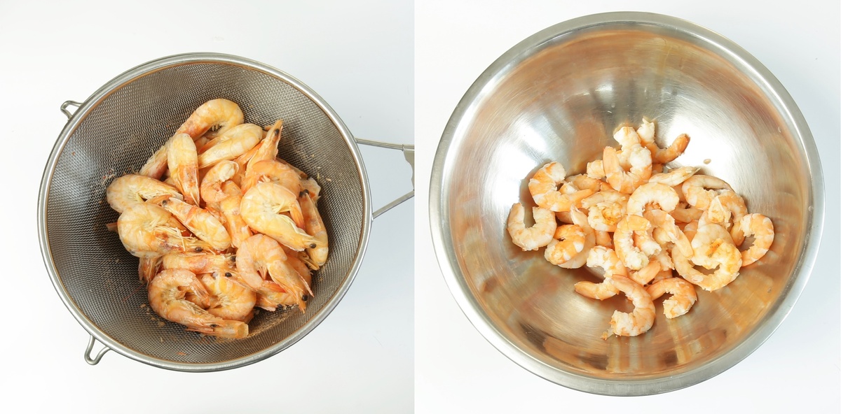 Отвариваем и чистим креветки