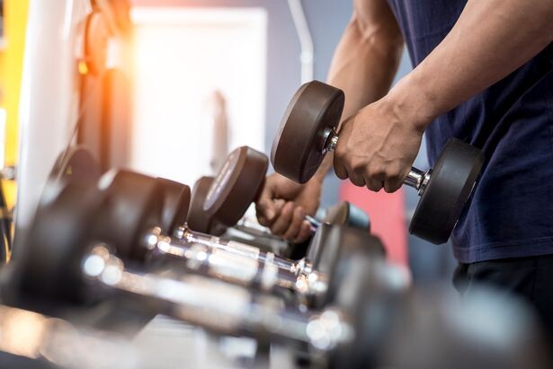 Исследования показывают, что молодое поколение больше заботится о расписании тренировок, чем о режиме сна(Изображение: Getty Images)