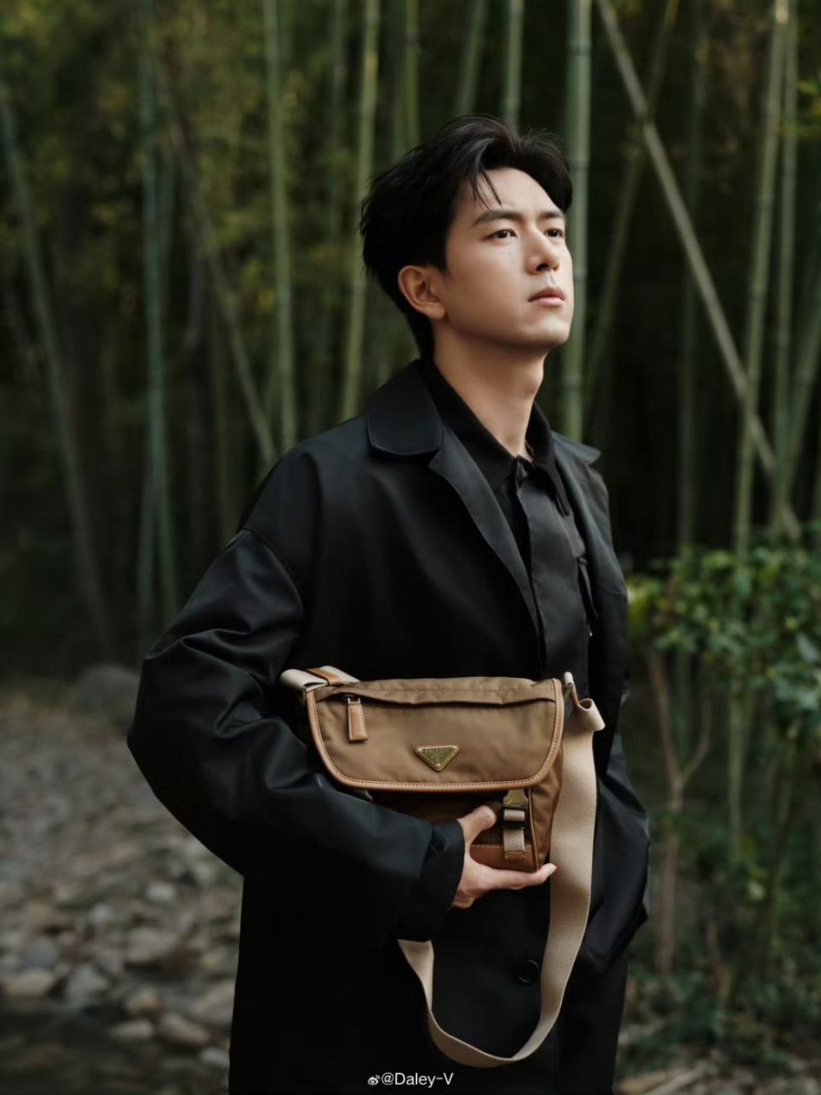 Актёр Ли Сянь. Листайте галерею...