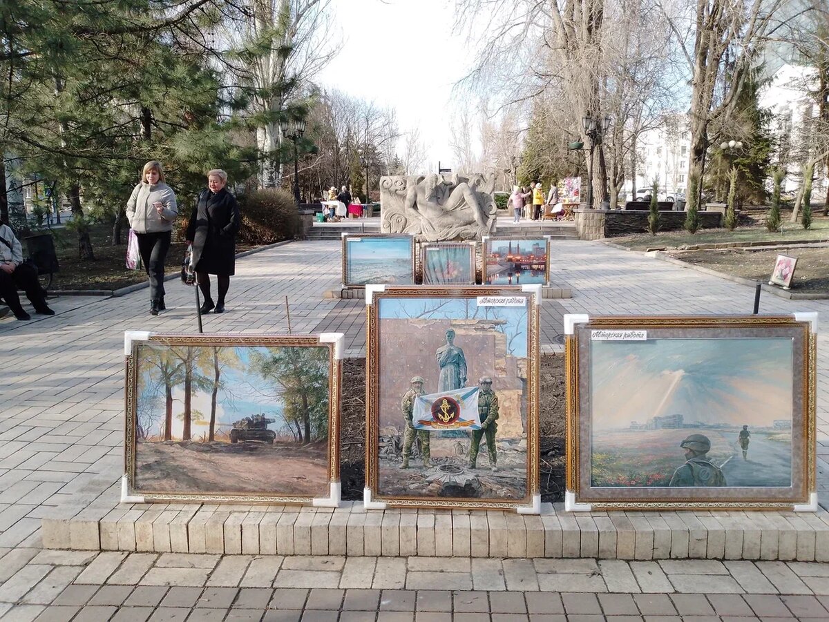 Монмарт  площадь мастеров.