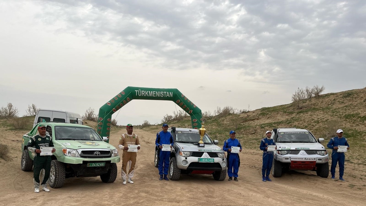 Первое место - Максат Данатаров (Nissan Patrol), второе место - Мейлис Авдыллаев и третье место - Йоламан Абаев (Mitsubishi L200)