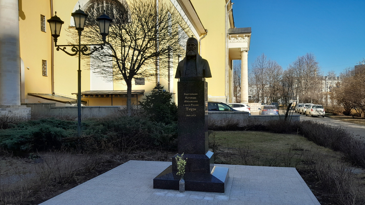 На территории 