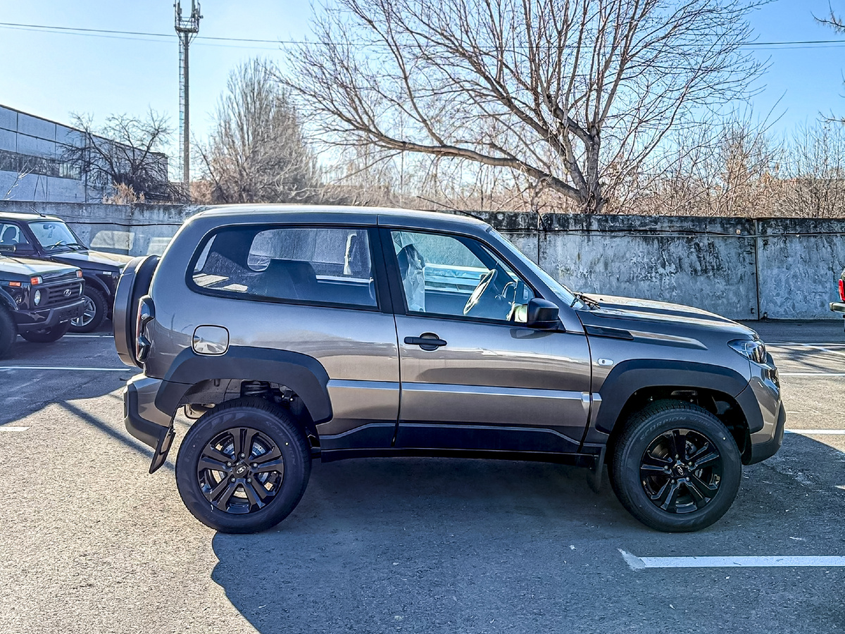 Niva Travel Short - Новая Трёхдверная "Нива" от ВАЗа с колесной базой от классической "Нивы Легенды"