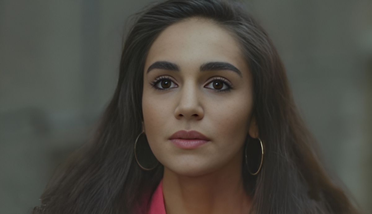 кадр из сериала "Женшина"