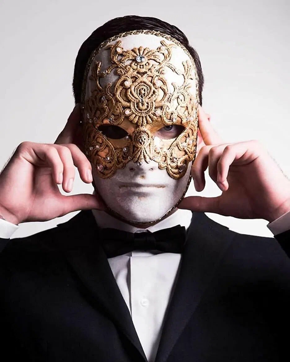 Как перестать играть роль лидера и начать им быть на уровне нейронов, эмоций и врождённых векторов