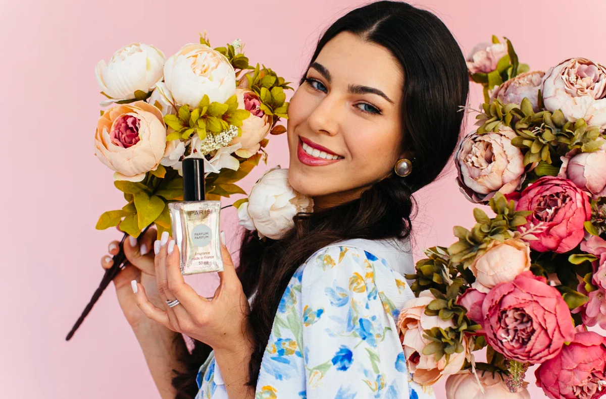 На нашем сайте большой выбор ароматов для женщин, мужчин, автопарфюмы и унисекс композиции. А самое приятное, что приобрести ароматы можно от 490₽ за 15мл! 