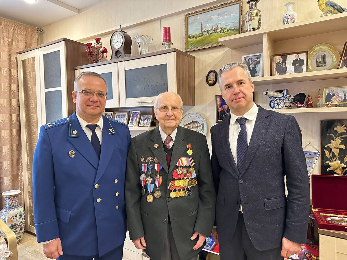 Прокуров ВАО Михаил Щербаков, Иван Степанович Мартынушкин, префект ВАО Николай Алешин