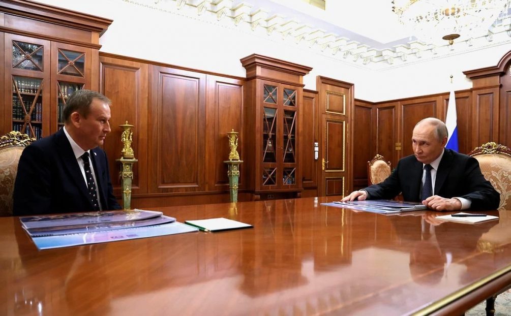  Губернатор Ленинградской области на встрече с президентом.