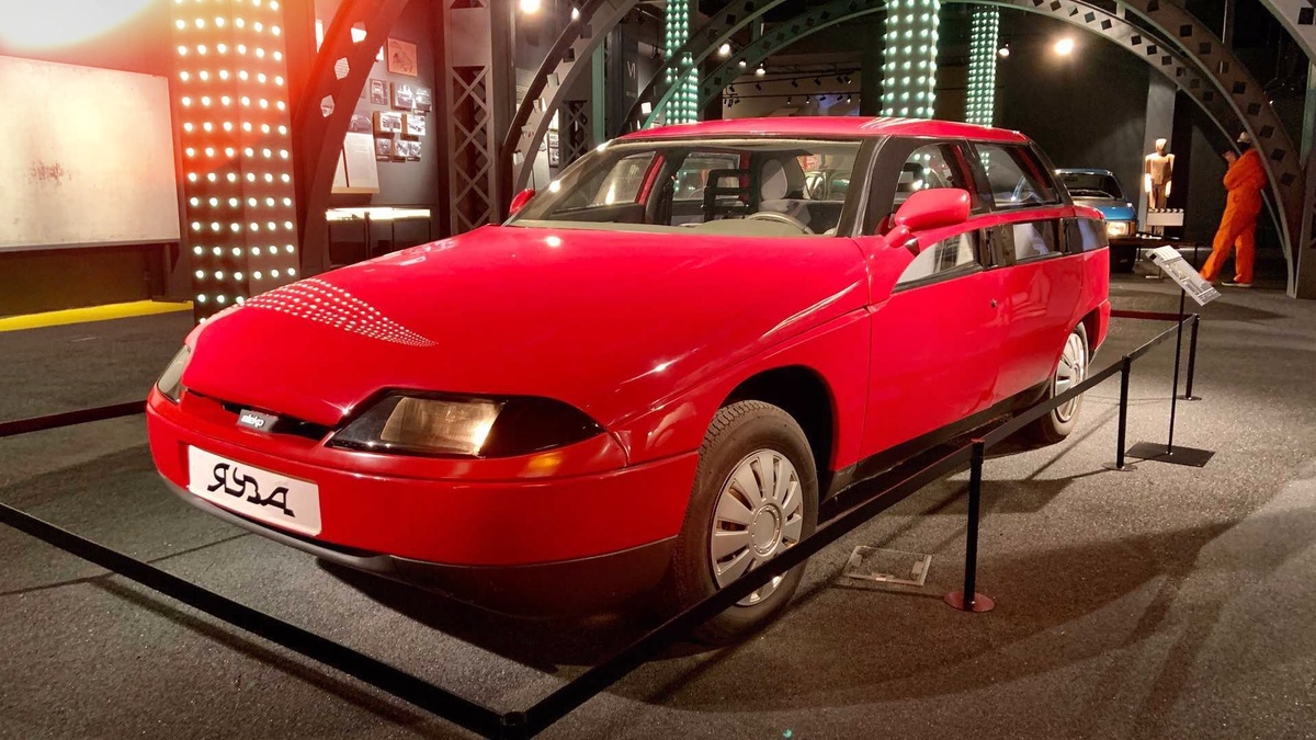 АЗЛК-2143 «Яуза» вид спереди