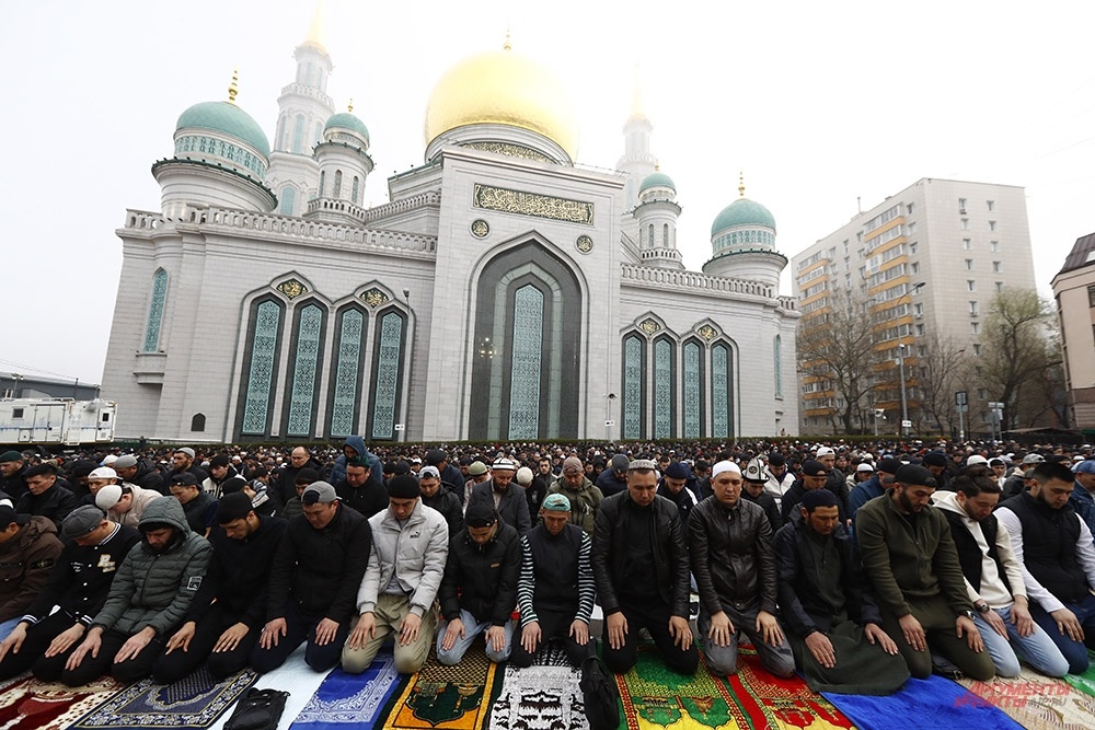    Ураза-Байрам в Москве, Московская соборная мечеть. Фото:  АиФ/ Игорь Харитонов
