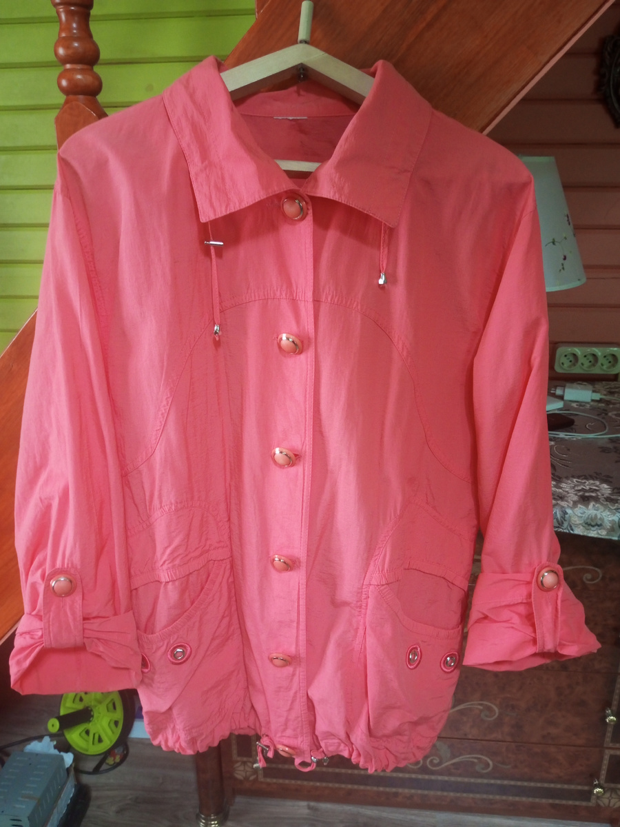 Куртка ветровка женская весенняя размер 52-54.Б/У