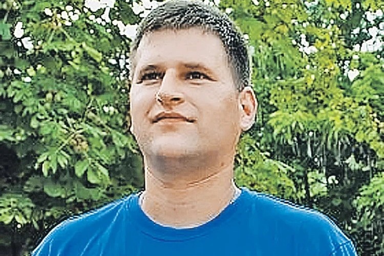 Юрий Рогачев, осужденный за педофилию, работал завучем, а с подростками переписывался от имени их сверстника. Фото: Соцсети