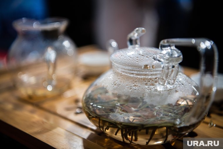    У чая много плюсов, но даже он может навредить организму