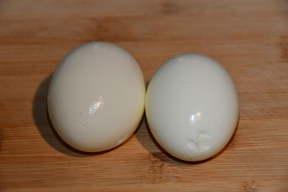 Яйца очищаем 