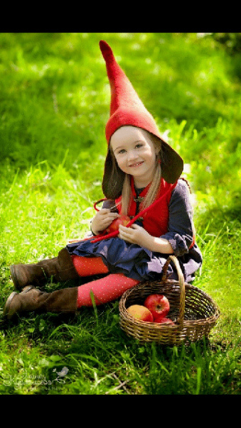 Девочка гном